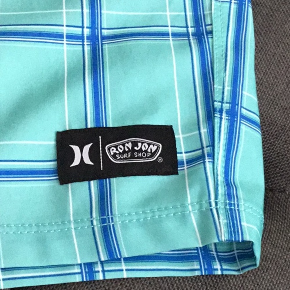 Hurley Volley Shorts NWT - Picture 2 of 10